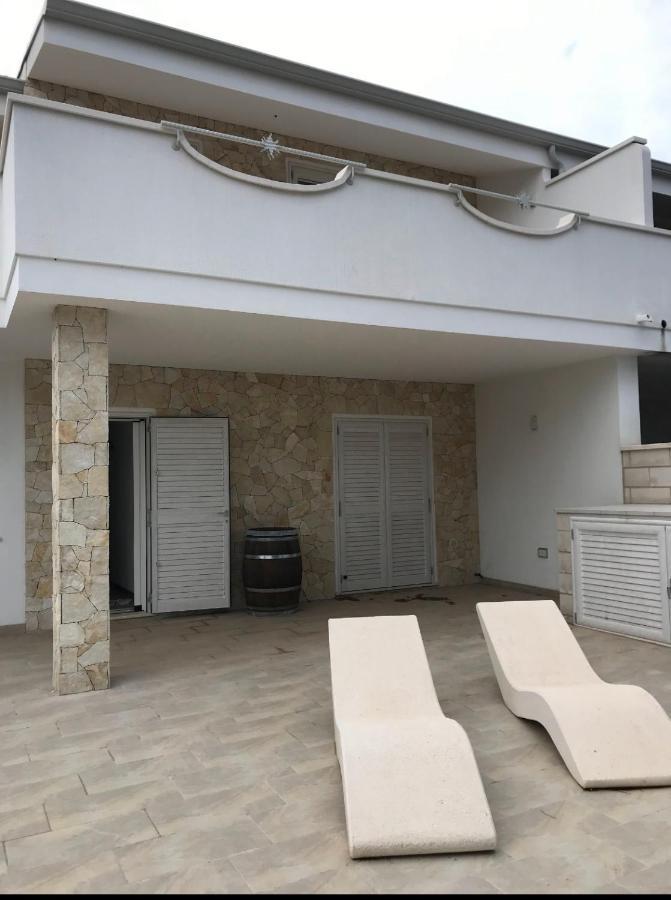 Residence Le Maree Porto Pino Eksteriør bilde