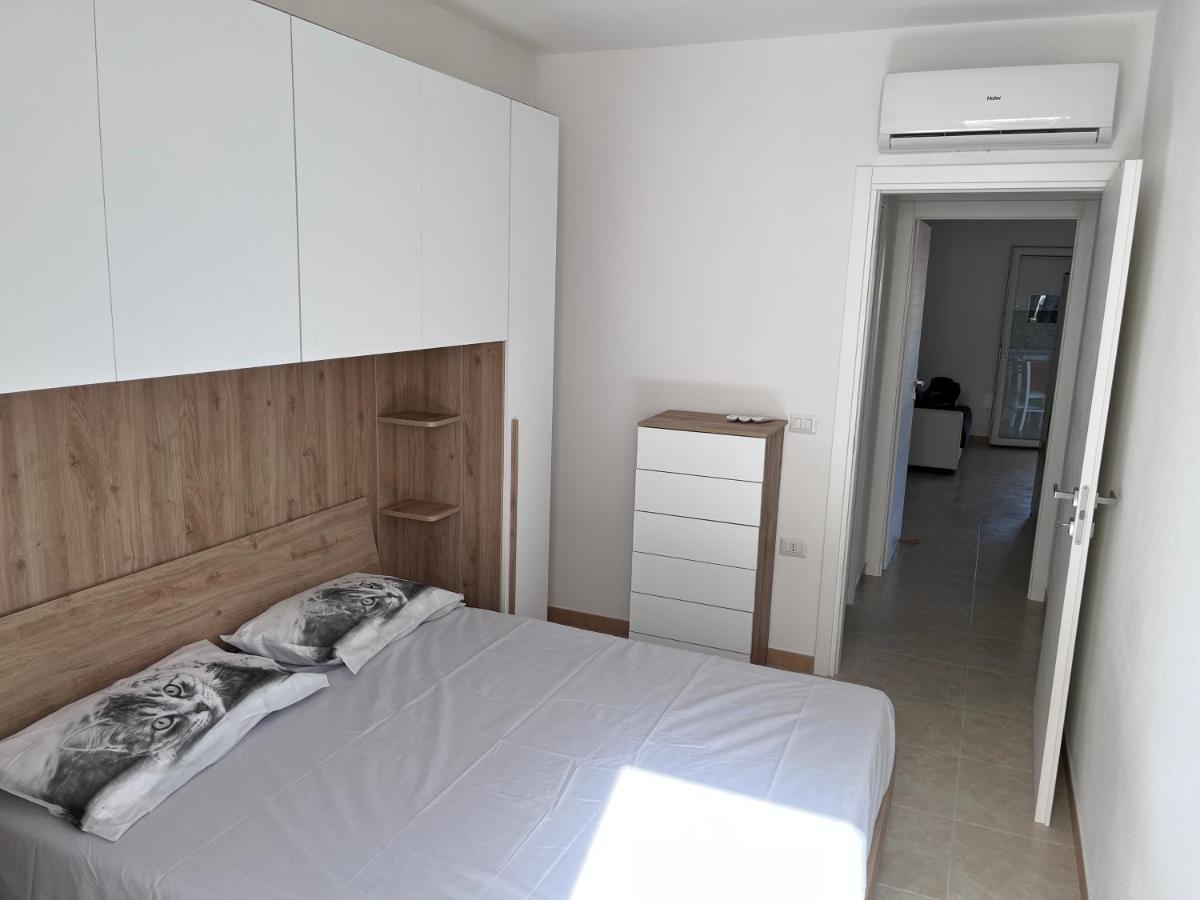 Residence Le Maree Porto Pino Eksteriør bilde
